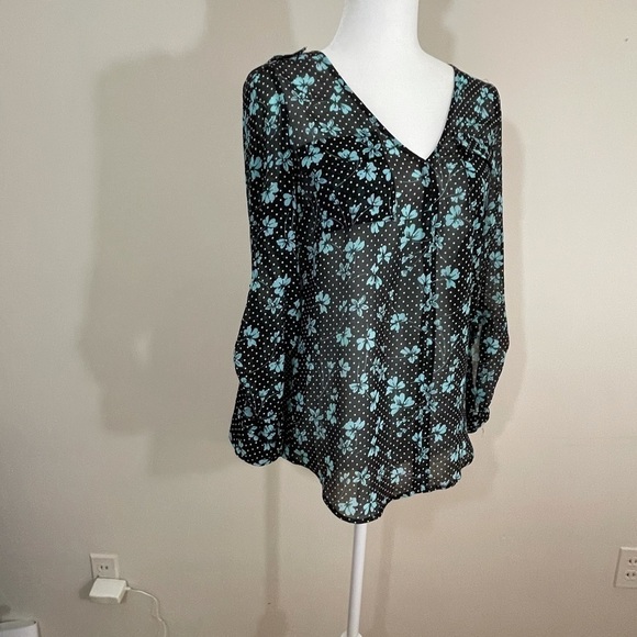 Candies sz sm silky top black with green print - Picture 3 of 9